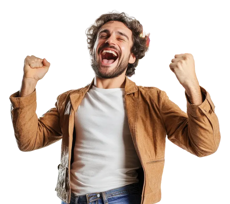 Homme heureux célébrant une victoire avec les poings levés sur un fond coloré